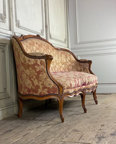 Louis XV Carved and Molded Beech Corbeille Back Bench, 18th Century
