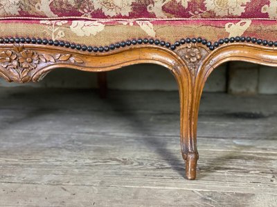 Louis XV Carved and Molded Beech Corbeille Back Bench, 18th Century