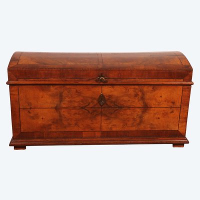 Cassettone in noce e radica di noce - XVIII secolo