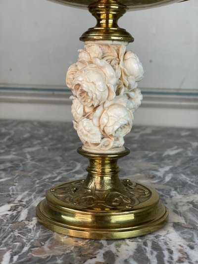 Coupe En Bronze Doré Et Ivoire
