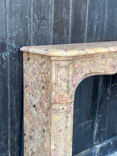 Kamin Im Stil von Louis XV Aus Aleppo Brekzie Marmor