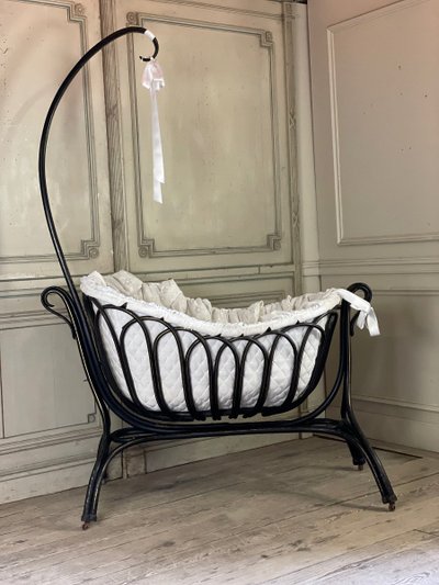 Curved Beech Cradle By Thonet, Circa 1900