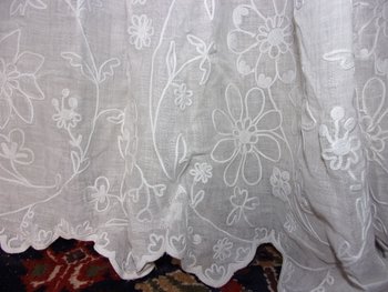 Aube de prêtre ancienne époque fin XIXe siècle