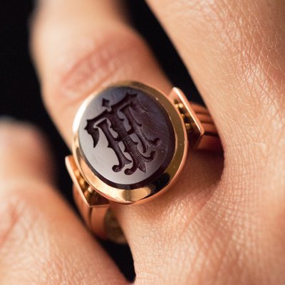 Bague Chevalière Or Et Intaille Sur Cornaline