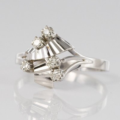 Vintage White Gold Diamonds Ring