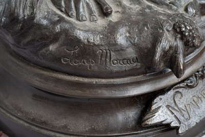 Scultura in bronzo patinato raffigurante la "Nimphe de bois" firmata "Louis Moreau" Francia 19siecle