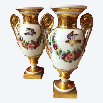 Paire de vases aux oiseaux, époque Restauration