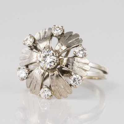 Ring Petalen Weißgold Diamanten