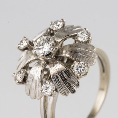 Ring Petalen Weißgold Diamanten
