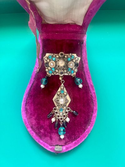 HENRY PERICHON (1910-1970). Schöne Brosche mit barocker Inspiration .