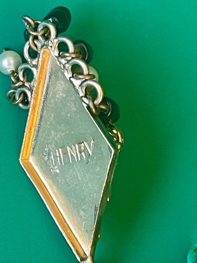 HENRY PERICHON (1910-1970). Schöne Brosche mit barocker Inspiration .