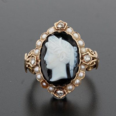 Antico cammeo in onice con perle e diamanti