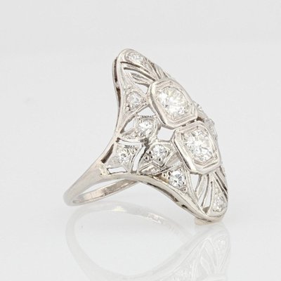 Anello con diamante Art Déco traforato