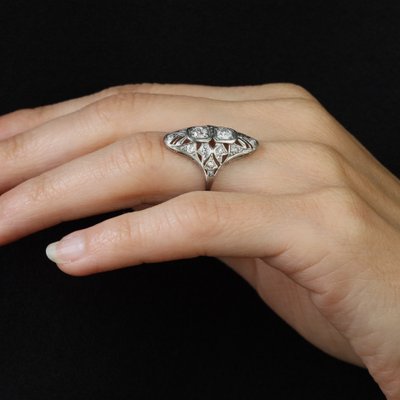 Anello con diamante Art Déco traforato