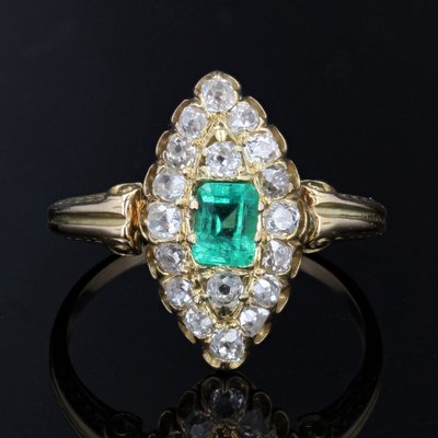 Ring Ancienne Marquise émeraude Diamants