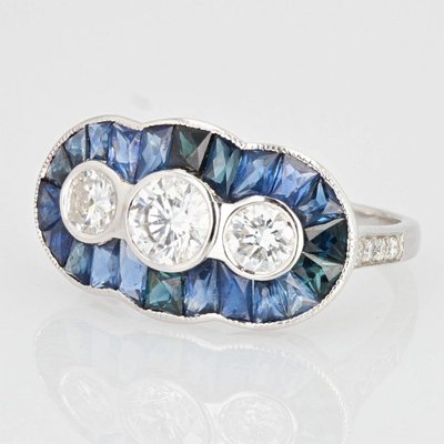 Bague Style Art Déco Saphirs Calibrés Et Diamants