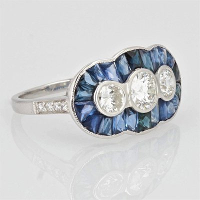 Bague Style Art Déco Saphirs Calibrés Et Diamants