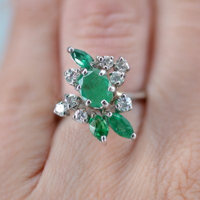 Anello vintage con smeraldo e diamante