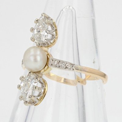 Antiker Ring mit feinen Perlen und birnenförmigen Diamanten