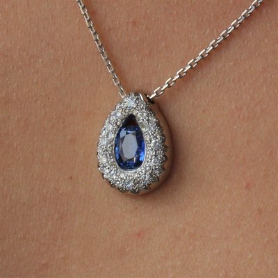 Drop Sapphire Diamond Pendant And Its Chain