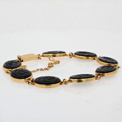 Bracelet En Or Et Intailles De Guerriers Casqués