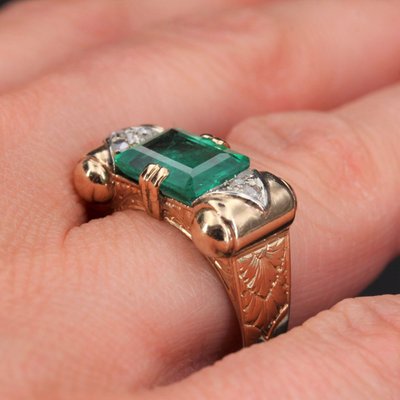 Anello Art Déco con smeraldo e diamanti