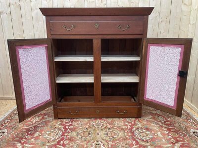 Armoire basse en chêne massif 