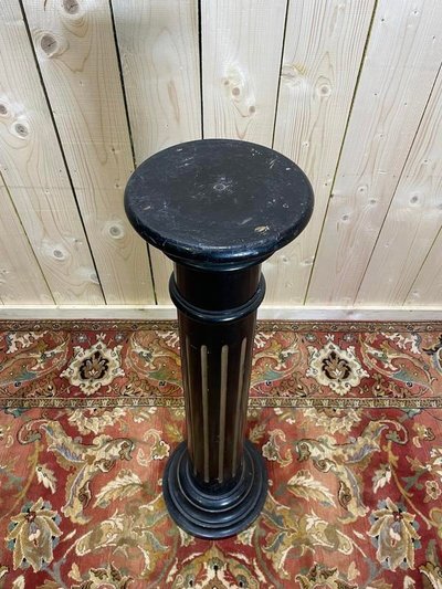 Column - blackened wood seal Napoleon III