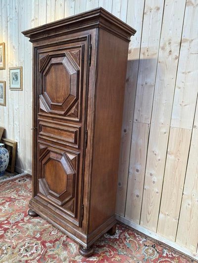 Armoire une porte / Bonnetiere de style Louis XIII
