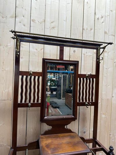 Englische Garderobe in soliden Mahagoni