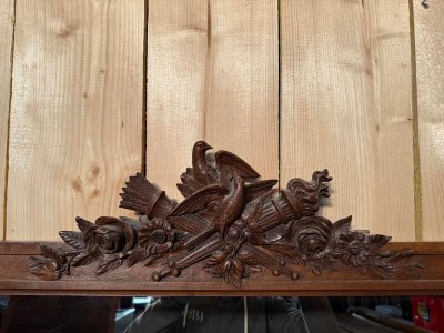 Miroir Napoléon III en noyer sculpté