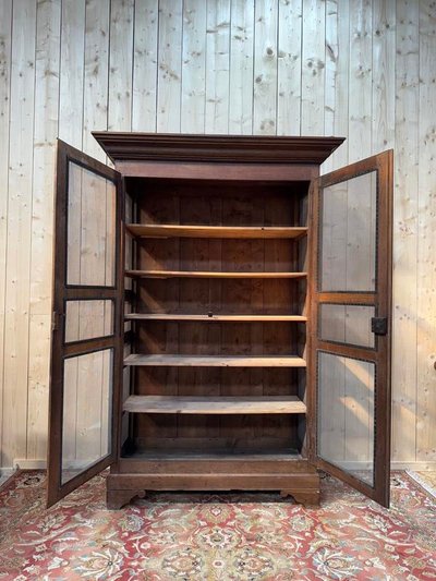 Wardrobe / Garde-pantry Louis Philippe in solid oak