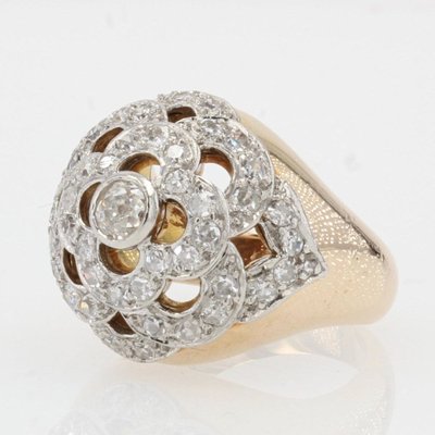 Bague Boule Ajourée d'Un Décor De Fleur Et Diamants