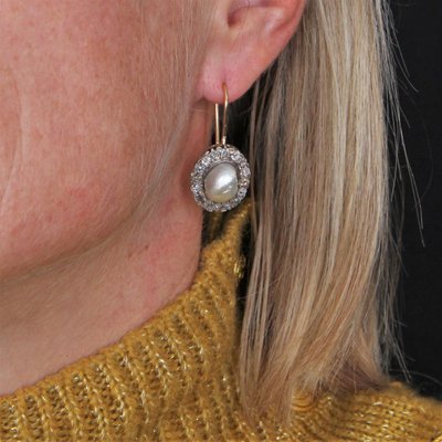 Fine Pearls And Diamonds Earrings