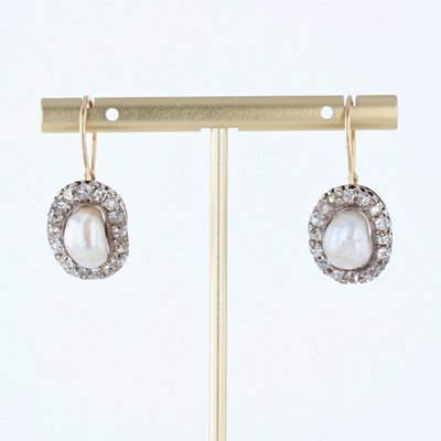 Fine Pearls And Diamonds Earrings