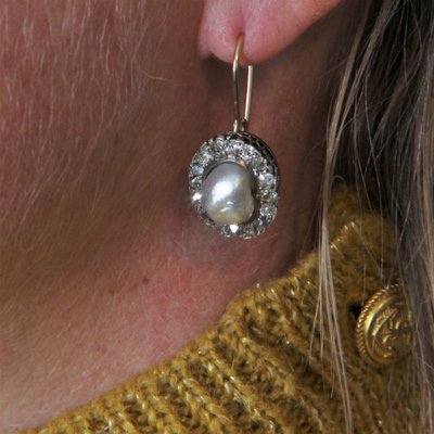 Fine Pearls And Diamonds Earrings