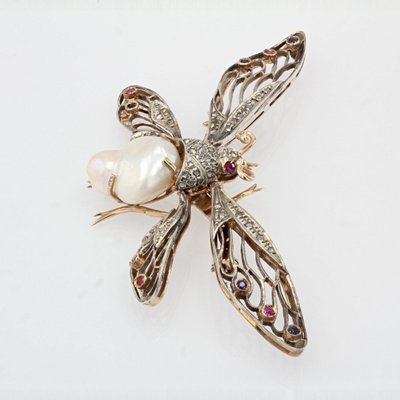 Broche Papillon Articulé Perle Baroque Diamants Saphirs Rubis