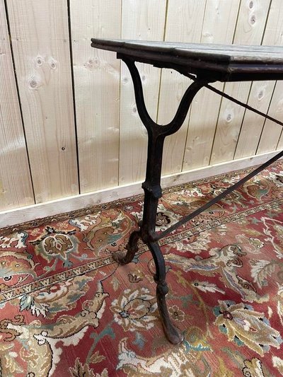Iron cast iron and wooden tray bistro table