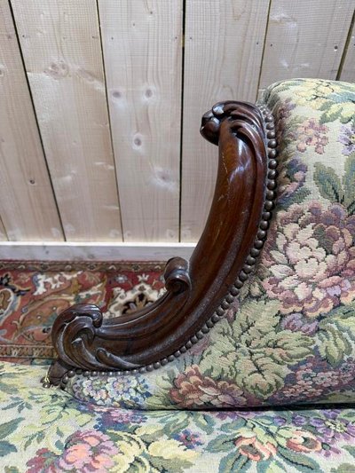 Meridian napoleon III era in sculpted walnut