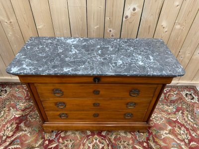 Commode de style Louis Philippe en merisier et marbre gris veiné