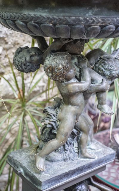 BRONZE PUTTI FOUNTAIN