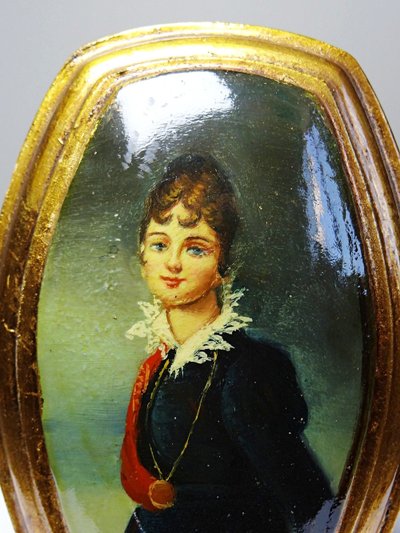 Small portrait medallion oil on curved wood Venetian vintage