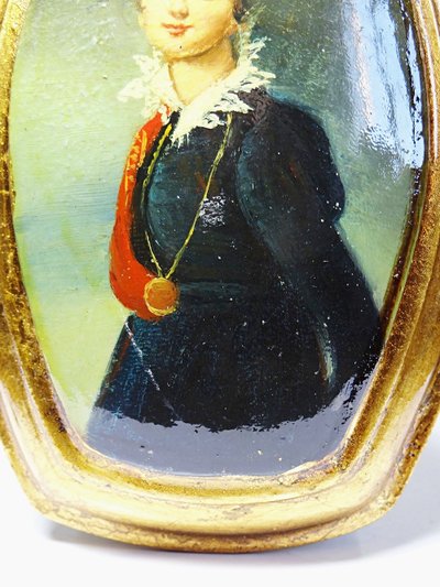 Small portrait medallion oil on curved wood Venetian vintage