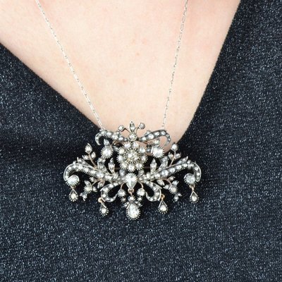 Antike Brosche mit Anhänger und Diamant im Rosenschliff