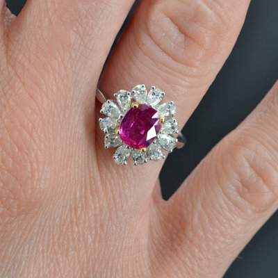 Bague Saphir Rose Et Diamants Taillés En Poire