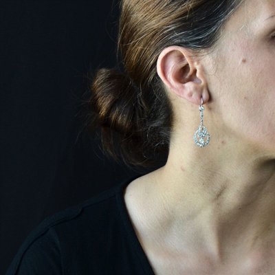 Orecchini antichi in oro bianco con diamanti