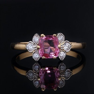 Feiner Ring mit rosa Saphir und Diamant