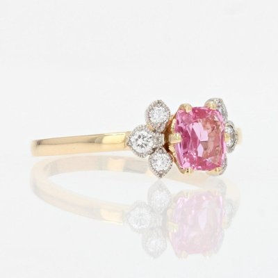 Feiner Ring mit rosa Saphir und Diamant