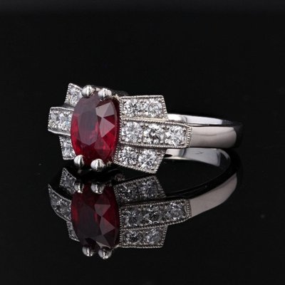 Anello in stile Art Déco con rubini e diamanti