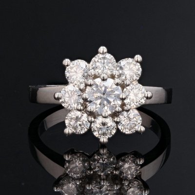 Quadratischer Gänseblümchen-Diamantring